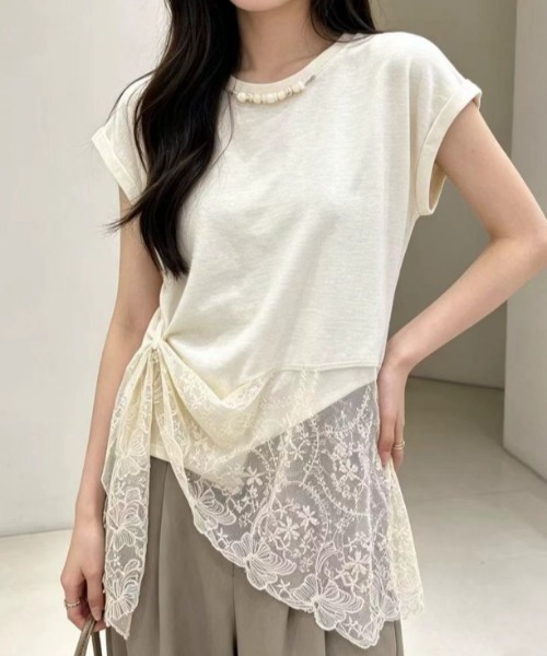 FACTOTUM（ファクトタム）の「レース切り替えイレギュラーTシャツ（Tシャツ/カットソー・レディース・ブラック/ホワイト/ベージュ・FREE）」の4枚目の写真