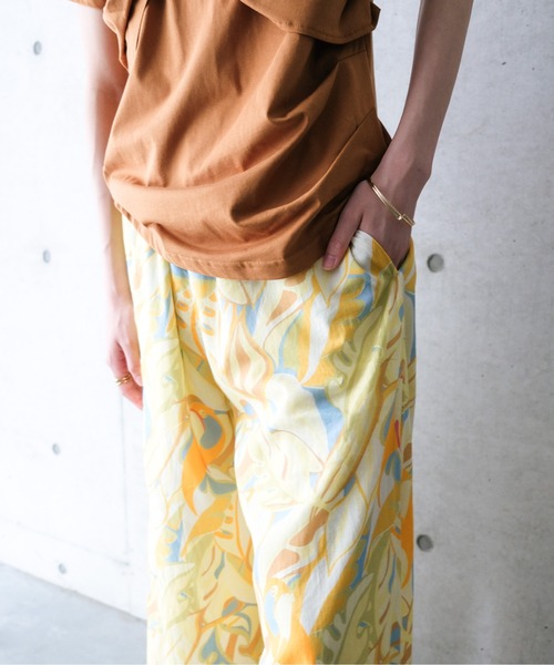 DOLLUPOOPS(ドールアップウップス)の「Botanical Bird Smocked Waist Easy Pants(ボタニカルバードウエストシャーリングイージーパンツ)(その他パンツ・レディース・イエロー/ブルー・FREE)」の3枚目の写真