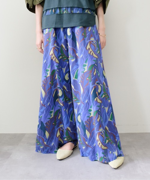 DOLLUPOOPS(ドールアップウップス)の「Botanical Bird Smocked Waist Easy Pants(ボタニカルバードウエストシャーリングイージーパンツ)(その他パンツ・レディース・イエロー/ブルー・FREE)」の11枚目の写真
