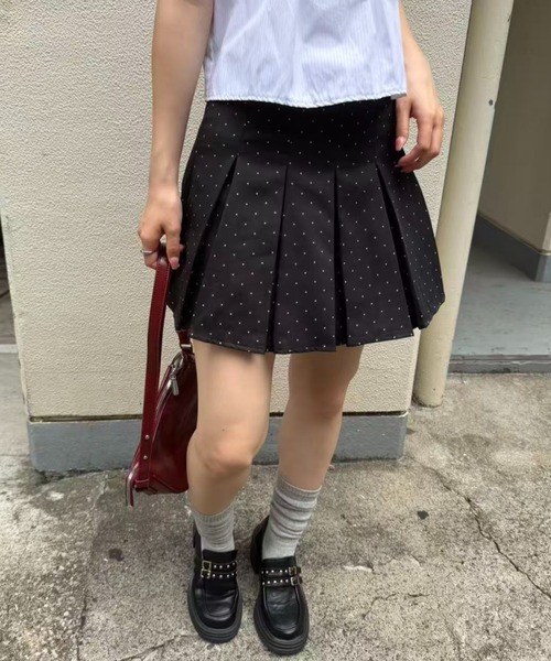 mebole（メボレ）の「dot box pleated mini skirt（スカート・レディース・ブラック・SMALL/MEDIUM）」の4枚目の写真