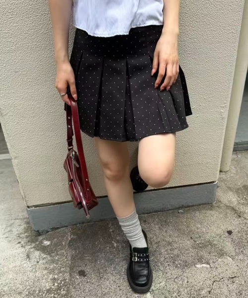 mebole（メボレ）の「dot box pleated mini skirt（スカート・レディース・ブラック・SMALL/MEDIUM）」の8枚目の写真