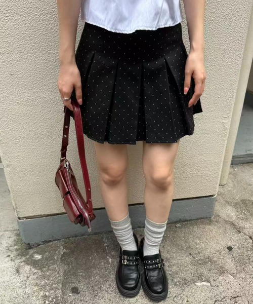 mebole（メボレ）の「dot box pleated mini skirt（スカート・レディース・ブラック・SMALL/MEDIUM）」の17枚目の写真