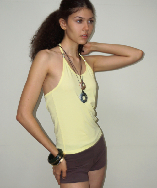 THIRSTYCLUB(サースティークラブ)の「Basic beads halter sleeveless - Yellow(Tシャツ/カットソー・レディース・その他・FREE)」の4枚目の写真