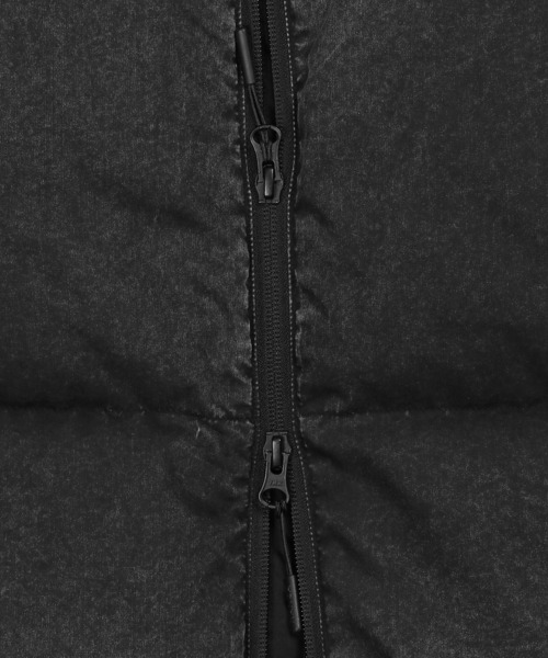 NANGA(ナンガ)の「NANGA×DUFFER SULPHUR DYES STANDCOLLAR DOWN JACKET:ナンガ別注 硫化染め スタンドカラー ダウンジャケット / フェード / ヴィンテージ風 / 650FP(ダウンジャケット/コート・メンズ・ベージュ/スミクロ・MEDIUM/SMALL/X-LARGE/LARGE)」の13枚目の写真