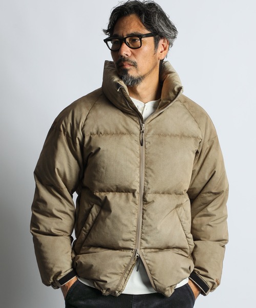 NANGA(ナンガ)の「NANGA×DUFFER SULPHUR DYES STANDCOLLAR DOWN JACKET:ナンガ別注 硫化染め スタンドカラー ダウンジャケット / フェード / ヴィンテージ風 / 650FP(ダウンジャケット/コート・メンズ・ベージュ/スミクロ・MEDIUM/SMALL/X-LARGE/LARGE)」の6枚目の写真