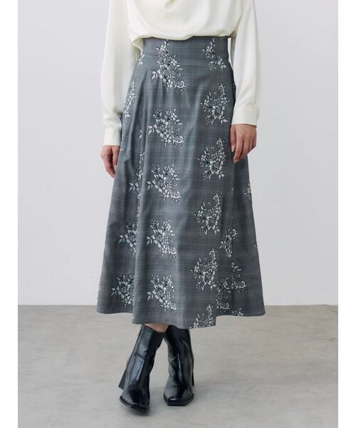 TONAL（トーナル）の「レース刺繍フレアスカート（スカート・レディース・ブラウン/グレー・SMALL/MEDIUM）」の5枚目の写真