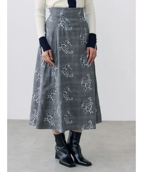TONAL（トーナル）の「レース刺繍フレアスカート（スカート・レディース・ブラウン/グレー・SMALL/MEDIUM）」の6枚目の写真