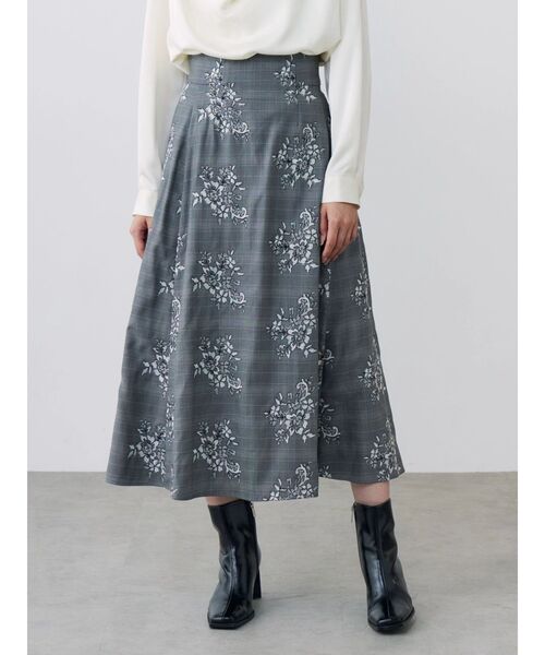 TONAL（トーナル）の「レース刺繍フレアスカート（スカート・レディース・ブラウン/グレー・SMALL/MEDIUM）」の7枚目の写真