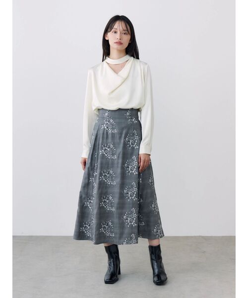 TONAL（トーナル）の「レース刺繍フレアスカート（スカート・レディース・ブラウン/グレー・SMALL/MEDIUM）」の9枚目の写真