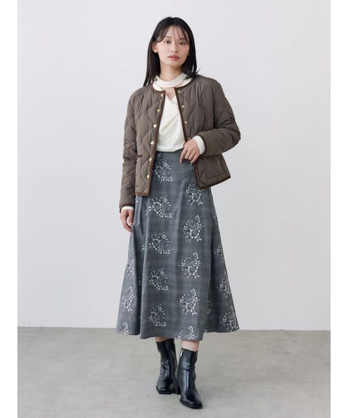 TONAL（トーナル）の「レース刺繍フレアスカート（スカート・レディース・ブラウン/グレー・SMALL/MEDIUM）」の12枚目の写真