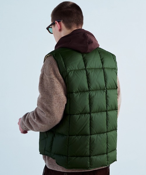 Eddie Bauer（エディーバウアー）の「Eddie Bauer(エディー・バウアー) CANADIAN VEST ダウンベスト メンズ E242432M（ダウンベスト・メンズ・グリーン/ブラック/ネイビー・L/M）」の7枚目の写真