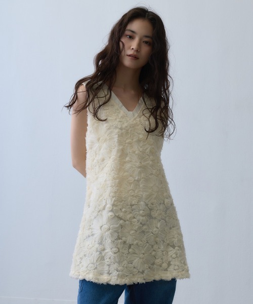Clum（クルム）の「flower jacquard mini dress / フラワージャガードミニワンピース（チュニック・レディース・アイボリー・FREE）」の6枚目の写真
