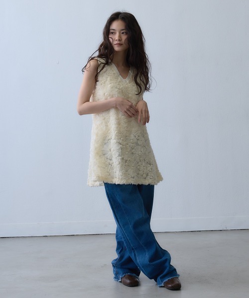 Clum（クルム）の「flower jacquard mini dress / フラワージャガードミニワンピース（チュニック・レディース・アイボリー・FREE）」の5枚目の写真