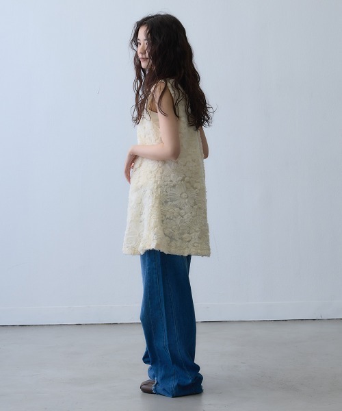 Clum（クルム）の「flower jacquard mini dress / フラワージャガードミニワンピース（チュニック・レディース・アイボリー・FREE）」の2枚目の写真
