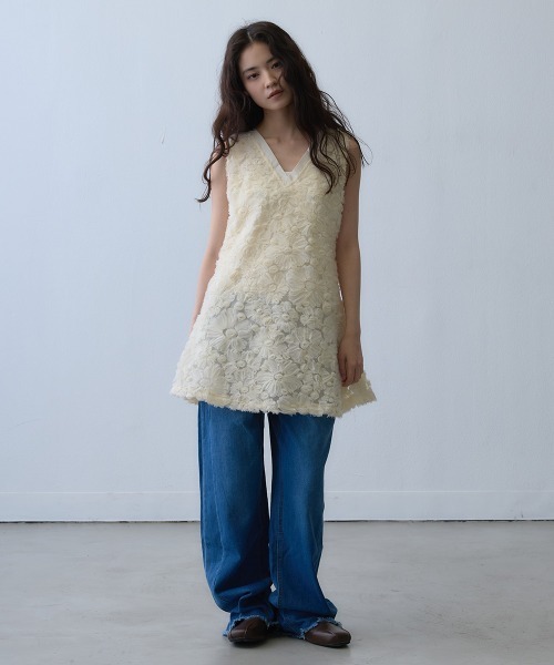 Clum（クルム）の「flower jacquard mini dress / フラワージャガードミニワンピース（チュニック・レディース・アイボリー・FREE）」の4枚目の写真