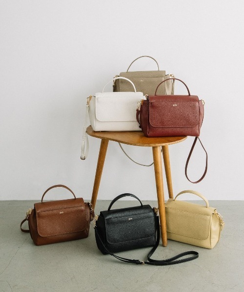 Beau're(ヴュレ)の「【BEAURE/ビュレ】カウレザー フラップ 2WAYバッグ B-26330(ハンドバッグ・レディース・アイボリー/ベージュ系/ワイン/ブラック・FREE)」の5枚目の写真