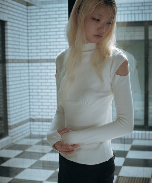 TELOPLAN(テーロプラン)の「【TELOPLAN】26SS新作 Elijah Knit Top / エライジャニットトップ(ニット/セーター・レディース・Black/White・ONE SIZE)」の2枚目の写真