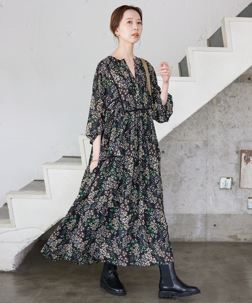 SLOBE IENA(スローブイエナ)の「《WEB限定/追加2》FLOWER PRINT ワンピース(ワンピース・レディース・ブラック・38/36)」の8枚目の写真