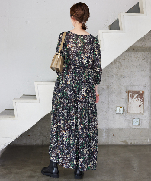 SLOBE IENA(スローブイエナ)の「《WEB限定/追加2》FLOWER PRINT ワンピース(ワンピース・レディース・ブラック・38/36)」の12枚目の写真