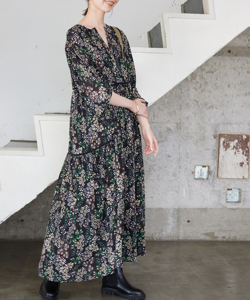SLOBE IENA(スローブイエナ)の「《WEB限定/追加2》FLOWER PRINT ワンピース(ワンピース・レディース・ブラック・38/36)」の13枚目の写真