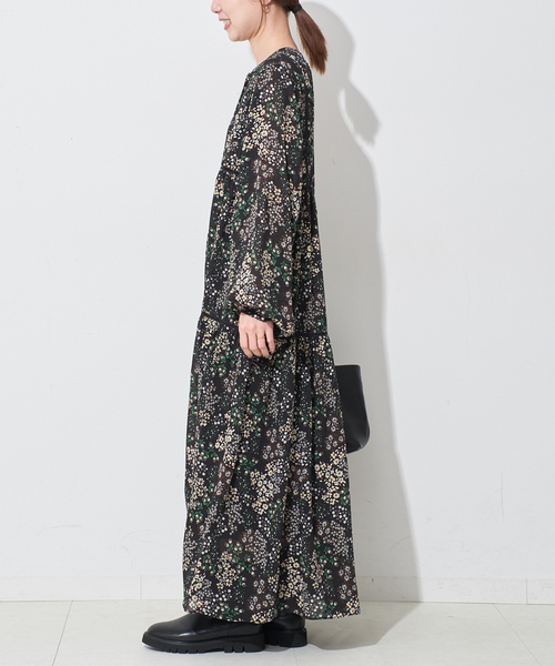 SLOBE IENA(スローブイエナ)の「《WEB限定/追加2》FLOWER PRINT ワンピース(ワンピース・レディース・ブラック・38/36)」の22枚目の写真