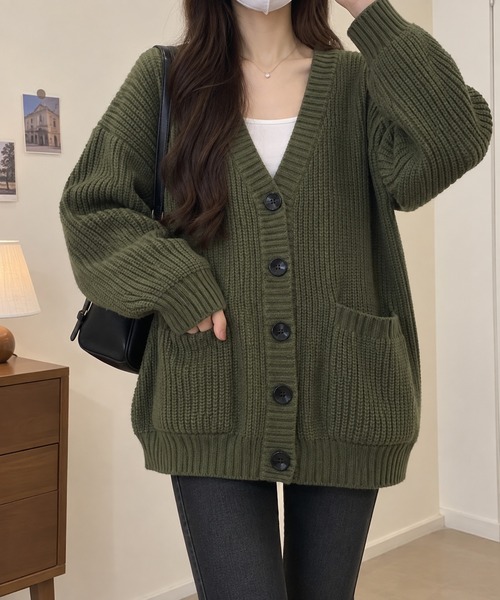 GRESHEL(グレッシェル)の「ローゲージ Vネックオーバーサイズニットカーディガン(カーディガン/ボレロ・レディース・ブラック/ダークブラウン/グリーン/ライトグレー/オフホワイト・FREE)」の5枚目の写真