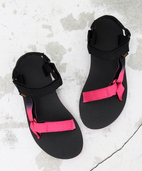 Teva（テバ）の「【国内exclusive】＜TEVA＞∵ORIGINAL UNIVERSAL TYEDYE サンダル（サンダル・レディース・ライトブルー/ピンク・5/6/8/7）」の3枚目の写真
