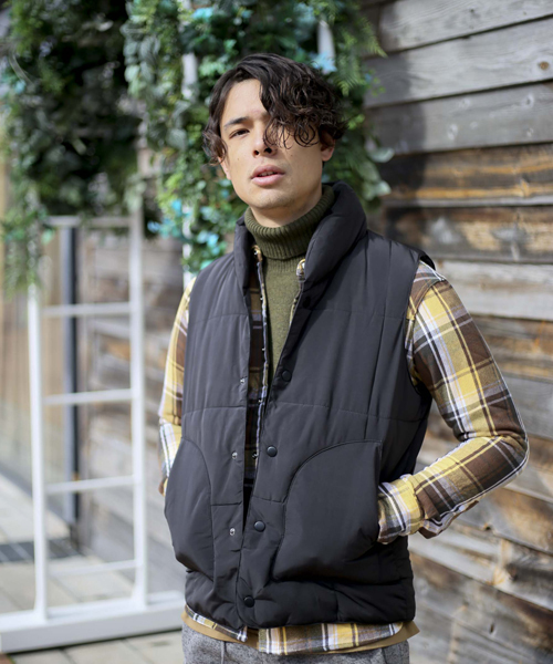 Denime（ドゥニーム）の「中綿ベスト（ダウンベスト・メンズ・カーキ/ブラック/ネイビー・LARGE/MEDIUM）」の2枚目の写真