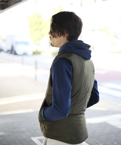 Denime（ドゥニーム）の「中綿ベスト（ダウンベスト・メンズ・カーキ/ブラック/ネイビー・LARGE/MEDIUM）」の4枚目の写真