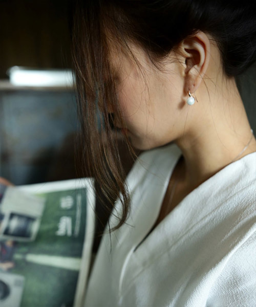 antiqua(アンティカ)の「貝パールピアス(ピアス(両耳用)・レディース・ピンク・FREE)」の3枚目の写真