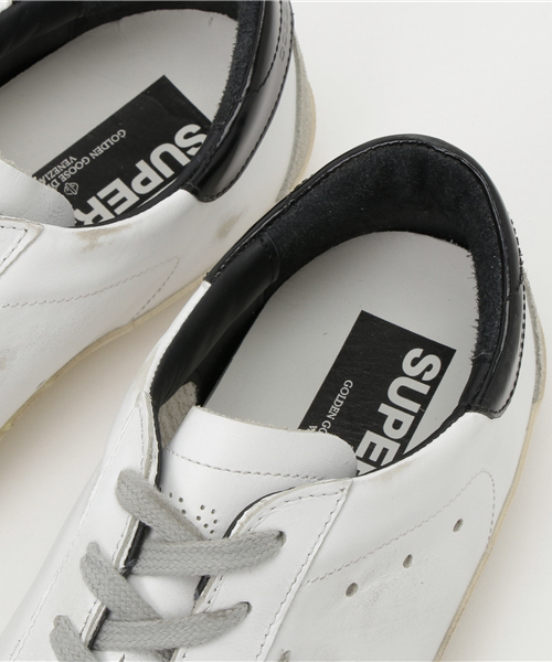 GOLDEN GOOSE（ゴールデングース）の「GOLDEN GOOSE DELUXE レザースニーカー GCOMS590（スニーカー・メンズ・ホワイト・41/42/43/40）」の4枚目の写真