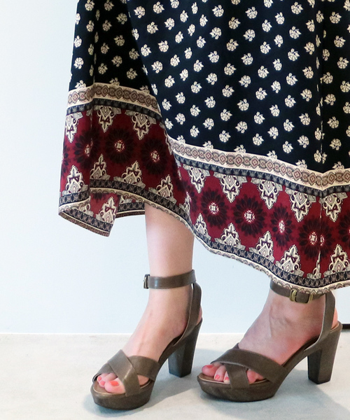 N.（N. Natural Beauty Basic）（エヌエヌナチュラルビューティーベーシック）の「アッパークロスサンダル（サンダル・レディース・ブラック/ブラウン/シルバー・MEDIUM/LARGE/SMALL）」の2枚目の写真