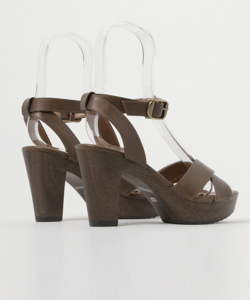 N.（N. Natural Beauty Basic）（エヌエヌナチュラルビューティーベーシック）の「アッパークロスサンダル（サンダル・レディース・ブラック/ブラウン/シルバー・MEDIUM/LARGE/SMALL）」の6枚目の写真