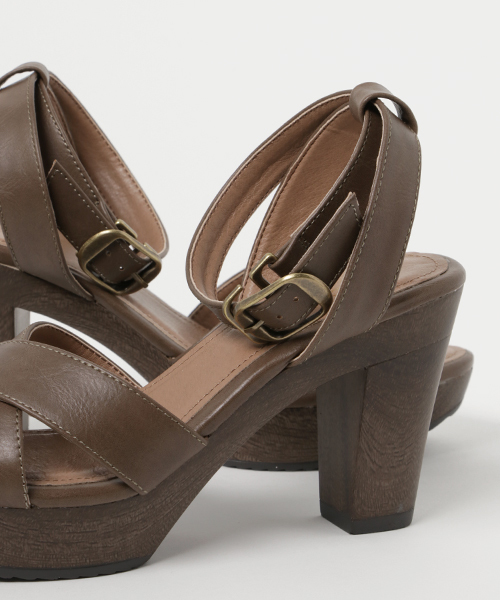 N.（N. Natural Beauty Basic）（エヌエヌナチュラルビューティーベーシック）の「アッパークロスサンダル（サンダル・レディース・ブラック/ブラウン/シルバー・MEDIUM/LARGE/SMALL）」の9枚目の写真