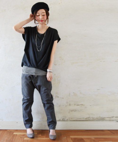and it_(アンドイット)の「裾タックVネックワイドブラウス(シャツ/ブラウス)」|ブラック