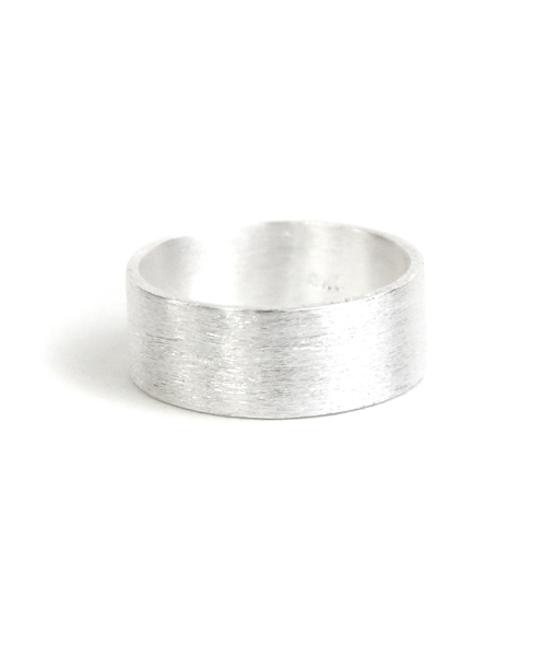 YArKA（ヤーカ）の「【YArKA/ヤーカ】silver925 7mm plane ring [pwo]/シルバー925  7ミリプレーンリング（リング・レディース・ゴールド/ブラック/シルバー/その他11/その他12・#13/#15/#11/#17/#7/#9/#21/#19/#23）」の11枚目の写真
