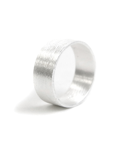 YArKA（ヤーカ）の「【YArKA/ヤーカ】silver925 7mm plane ring [pwo]/シルバー925  7ミリプレーンリング（リング・レディース・ゴールド/ブラック/シルバー/その他11/その他12・#13/#15/#11/#17/#7/#9/#21/#19/#23）」の10枚目の写真
