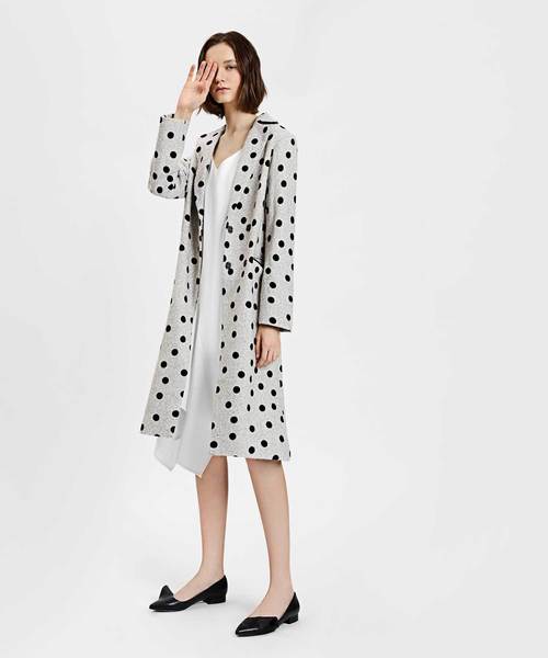 CHARLES & KEITH（チャールズ & キース）の「ラッフルディテールポインテッドフラット / RUFFLE DETAIL POINTED FLATS（バレエシューズ・レディース・ダークブルー/ブラック/レッド・22.5cm/23cm/23.5cm/24.5cm/25cm/25.5cm）」の8枚目の写真