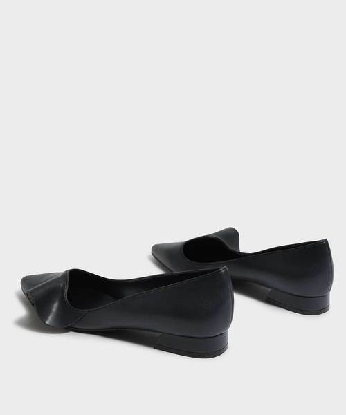 CHARLES & KEITH（チャールズ & キース）の「ラッフルディテールポインテッドフラット / RUFFLE DETAIL POINTED FLATS（バレエシューズ・レディース・ダークブルー/ブラック/レッド・22.5cm/23cm/23.5cm/24.5cm/25cm/25.5cm）」の12枚目の写真