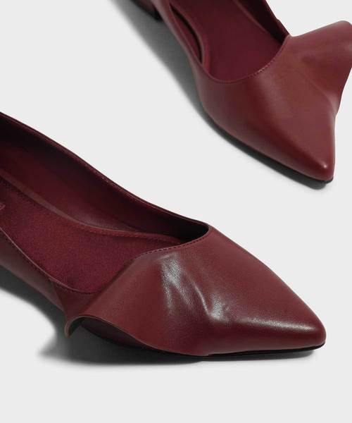CHARLES & KEITH（チャールズ & キース）の「ラッフルディテールポインテッドフラット / RUFFLE DETAIL POINTED FLATS（バレエシューズ・レディース・ダークブルー/ブラック/レッド・22.5cm/23cm/23.5cm/24.5cm/25cm/25.5cm）」の19枚目の写真