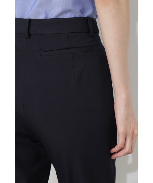 NATURAL BEAUTY BASIC（ナチュラルビューティーベーシック）の「タックペグパンツ（その他パンツ・レディース・ブラウン/ネイビー・X-SMALL/SMALL/MEDIUM）」の7枚目の写真