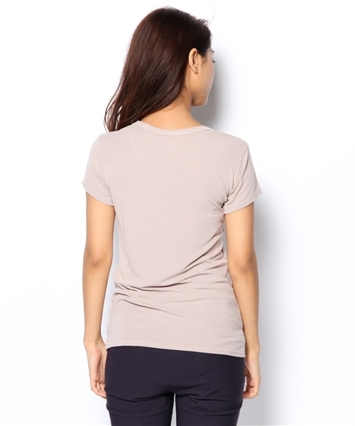 HELIOPOLE(エリオポール)の「delave 製品染めベアTシャツ(Tシャツ/カットソー・レディース・グレイッシュベージュ/ブラック/ホワイト・36)」の6枚目の写真