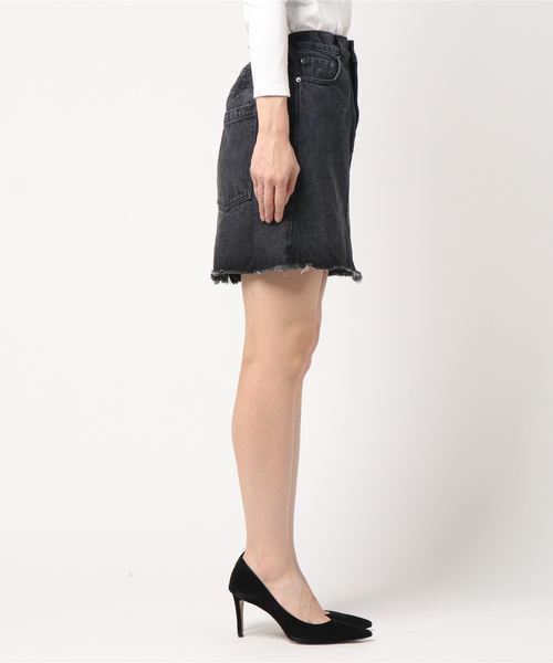 PUNYUS(プニュズ)の「デニムミニスカート(デニムスカート・レディース・インディゴブルー/ブラック系その他・1/2/4/3)」の4枚目の写真