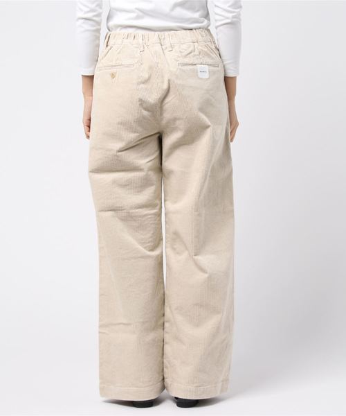 quadro(クオドロ)の「8Wストレッチコーデュロイワイドパンツ(その他パンツ・レディース・オフホワイト/ベージュ/キャメル・SMALL/MEDIUM)」の17枚目の写真