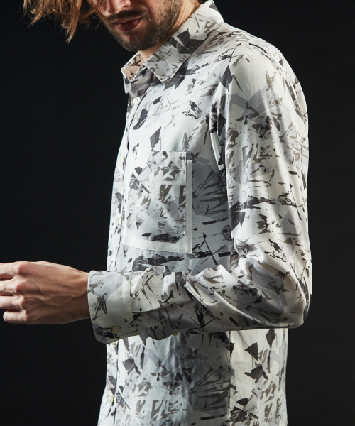5351 POUR LES HOMMES(ゴーサンゴーイチプールオム)の「【モノクロフローラル】プリントシャツ(シャツ/ブラウス・メンズ・ホワイト/ブラック・44/46/48)」の18枚目の写真