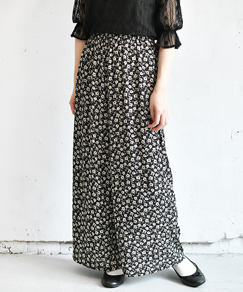 美品⭐アーペーセーAPC Cheryl Trousersレーヨン花柄パンツ34 美品⭐アーペーセーAPC Cheryl Trousersレーヨン花柄パンツ34