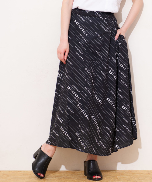 ROGER AND RAW(ロジャーアンドロウ)の「Roger&Raw/バイヤス英文字ptロングSK(スカート・レディース・ホワイト/ブラック・M)」の2枚目の写真