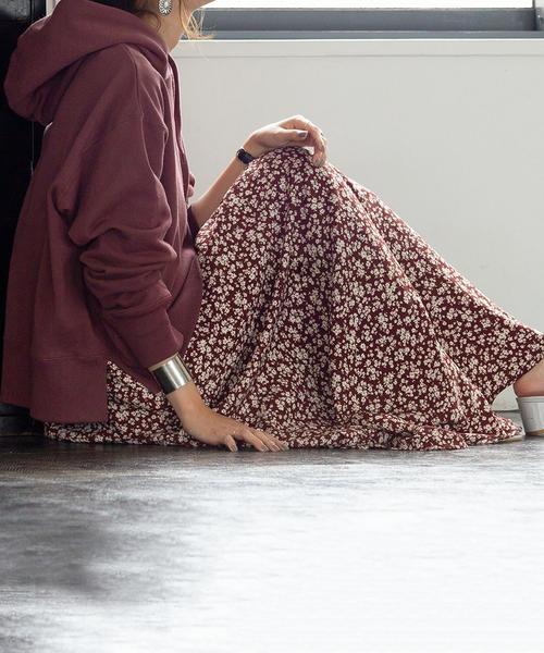 coen(コーエン)の「プリントタックロングスカート#(スカート・レディース・ブラウン/ブラック/ネイビー/ベージュ/ライトブルー/ナチュラル/ライム/オフホワイト/その他1/クリーム・FREE)」の4枚目の写真