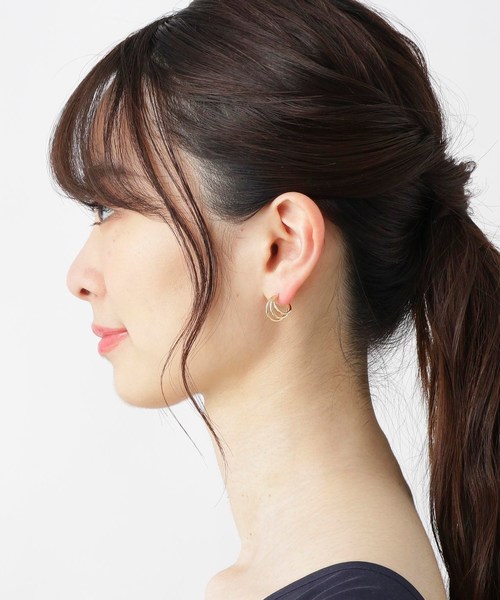 COCOSHNIK(ココシュニック)の「K10角線3連 フープピアス(ピアス(両耳用)・レディース・ホワイト系その他7・00)」の7枚目の写真