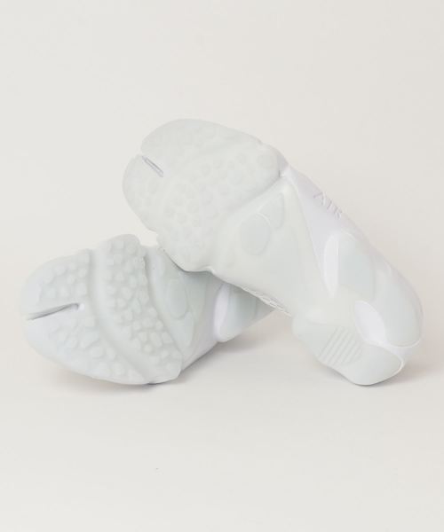 NIKE(ナイキ)の「NIKE/ナイキ ウィメンズ エアリフトブリーズ(サンダル・レディース・ホワイト・24cm/25cm/23cm/28cm/27cm)」の3枚目の写真